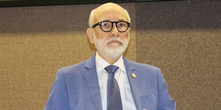 Médico Noé Fortes